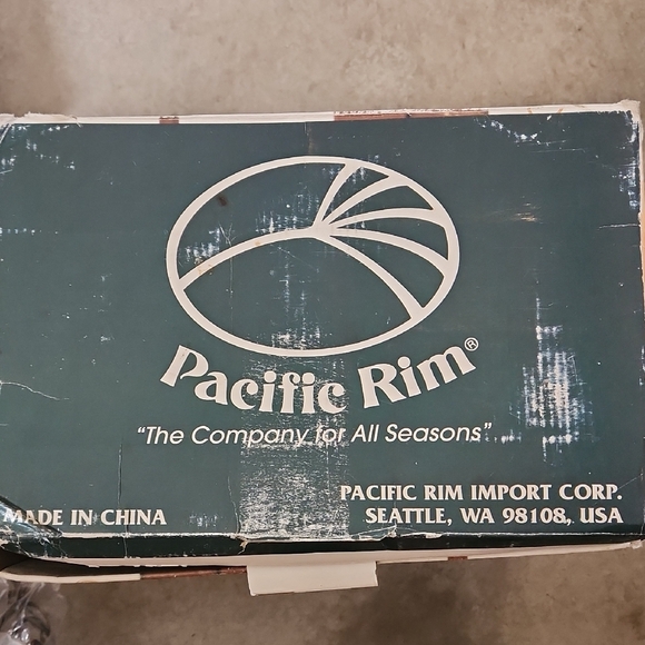 Pacific Rim Red PlaidHoliday/Christmas Four 4-Piece PorcelainPlace Setting-NEW - Picture 2 of 6